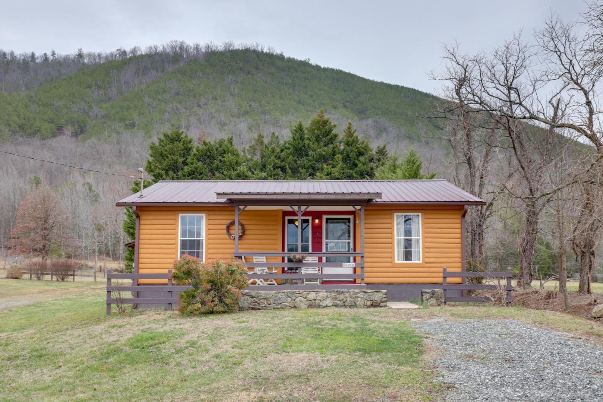 Riverfront Hot Springs Cabin With Private Hot Tub! Esterno foto