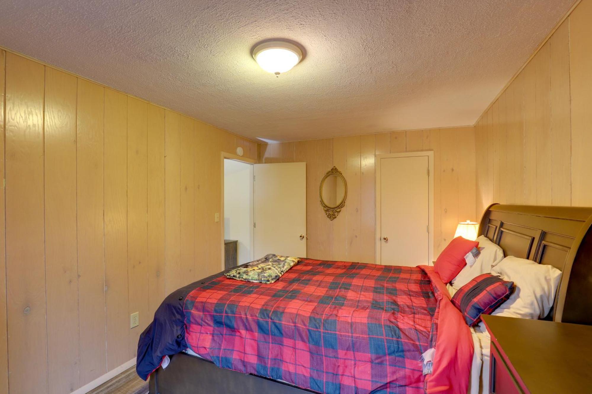Riverfront Hot Springs Cabin With Private Hot Tub! Esterno foto